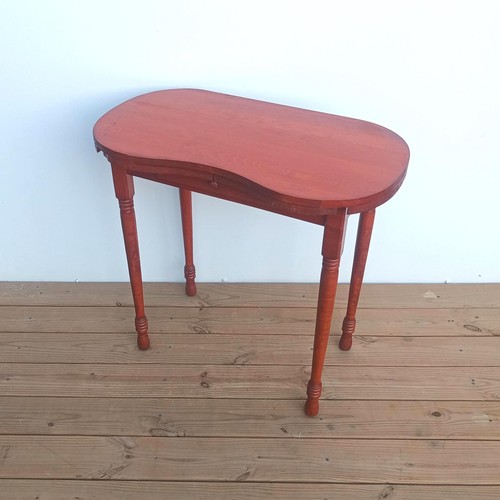Kidney shaped vanity - kidney, vanity/dressing